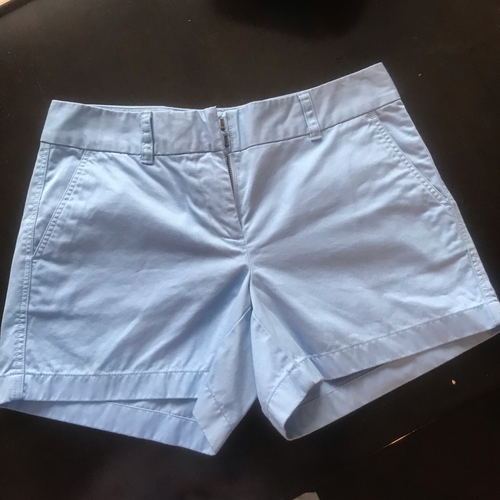 Vineyard Vines light blue shorts Size 6